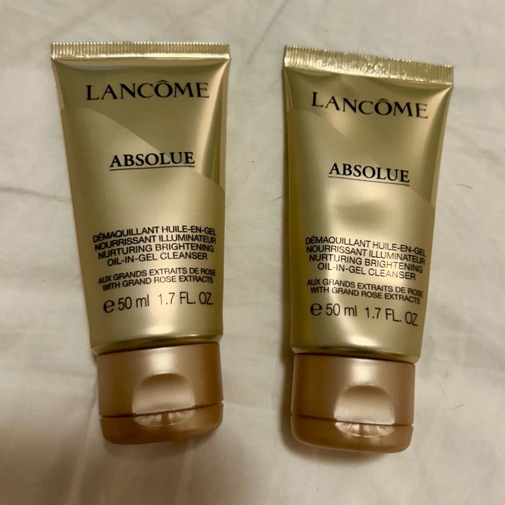 2 Lancôme Absolue Nourishing Brightening Cleanser